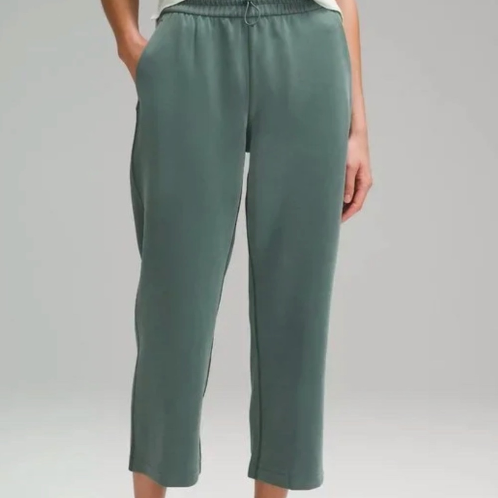 Lululemon Softstreme High-Rise Straight-Leg Cropped Pant